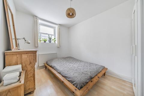 Flat 10, 10 Clifton Crescent, Folkestone, CT20 2EW