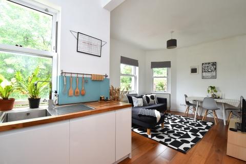 2 bedroom apartment to rent, Brockley Park London SE23