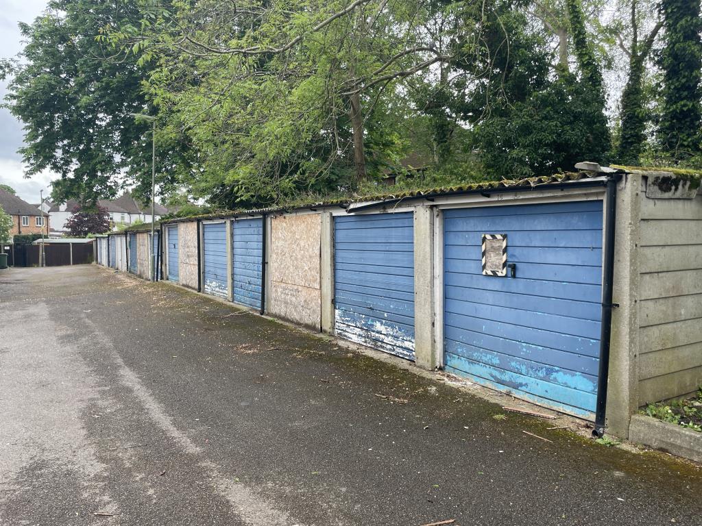 Garages 1   16 rear of Rusmere Court