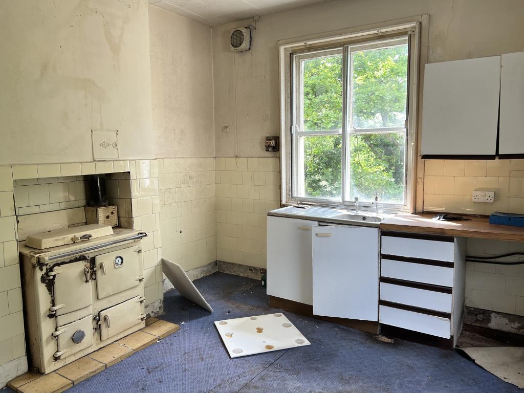 Kitchen with Aga style oven