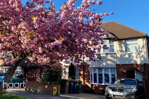 3 bedroom semi-detached house for sale, Somerset Avenue, Luton