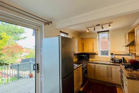 3 bedroom semi-detached house for sale, Somerset Avenue, Luton