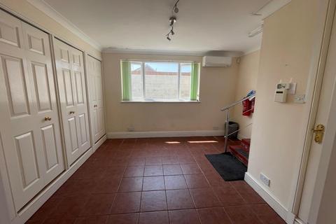 1 bedroom maisonette for sale, 137B Minnis Road, Birchington, Kent