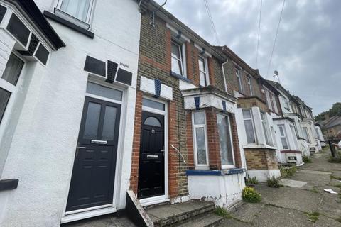3 bedroom terraced house for sale, 113 Magpie Hall Road, Chatham, Kent