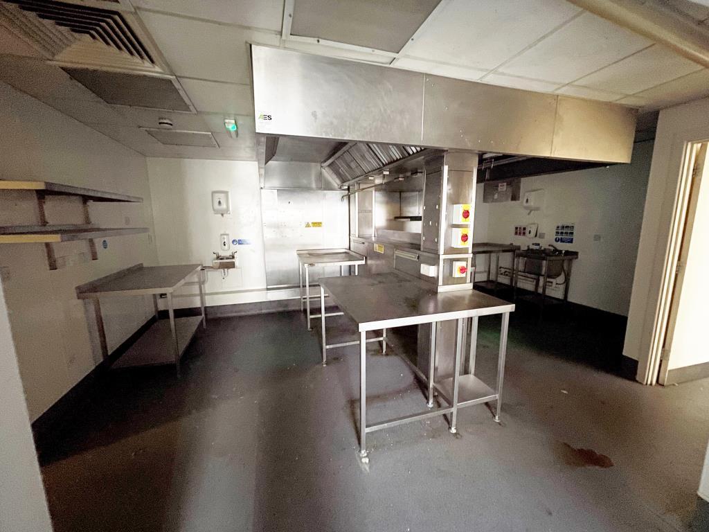 Commercial kitchen