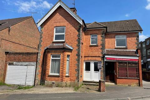 3 bedroom detached house for sale, 30 Cantelupe Road, East Grinstead, West Sussex