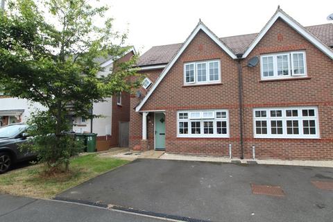 3 bedroom semi-detached house for sale, Elizabeth Close, Leicester LE8