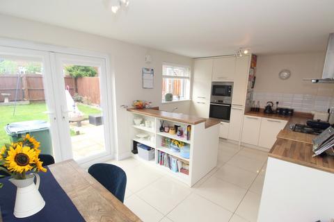 3 bedroom semi-detached house for sale, Elizabeth Close, Leicester LE8