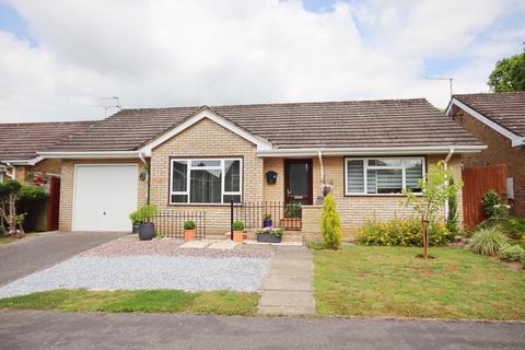 2 bedroom detached bungalow for sale, Nightingale Walk, Billingshurst