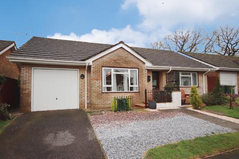 2 bedroom detached bungalow for sale, Nightingale Walk, Billingshurst