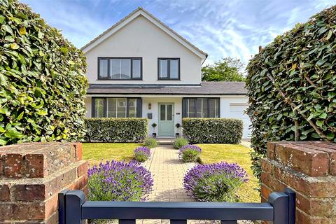 3 bedroom detached house for sale, Pevensey Road, Worthing, West Sussex