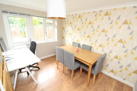 3 bedroom semi-detached house for sale, Tophall Drive, Leicester LE8