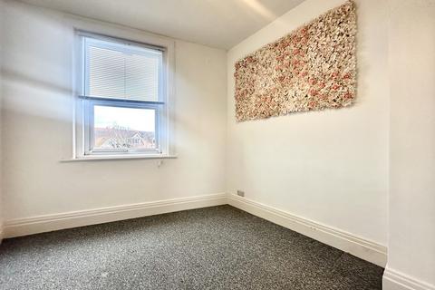 2 bedroom apartment to rent, Seabourne Road, Bournemouth