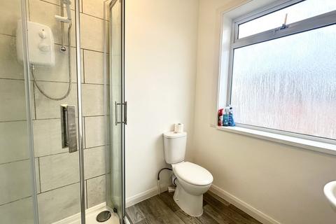 2 bedroom apartment to rent, Seabourne Road, Bournemouth