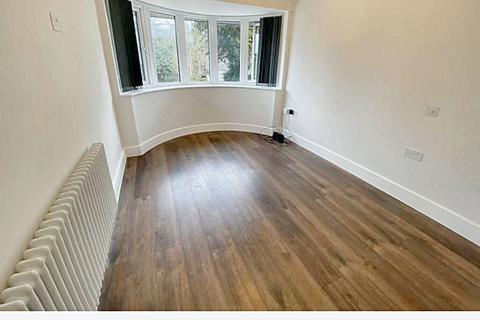 4 bedroom house to rent, Whitehill Road, Hitchin SG4