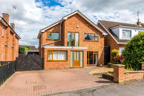 4 bedroom detached house for sale, Fern Road, Rushden NN10