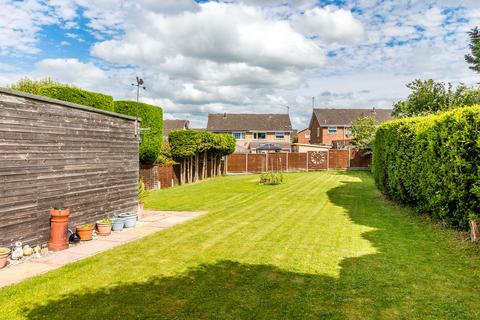 4 bedroom detached house for sale, Fern Road, Rushden NN10