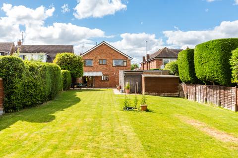 4 bedroom detached house for sale, Fern Road, Rushden NN10