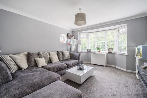 2 bedroom apartment for sale, Thicket Road, Sutton