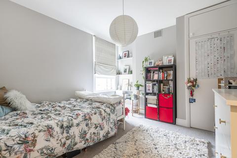 2 bedroom flat to rent, Deerdale Road London SE24