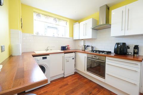 2 bedroom ground floor flat for sale, Batchwood Green, Orpington