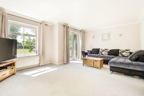 4 bedroom townhouse for sale, Coldstream Road, Caterham CR3