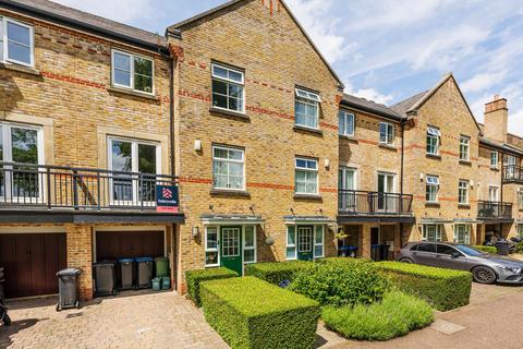 27 Coldstream Road, Caterham, CR3 5ZA