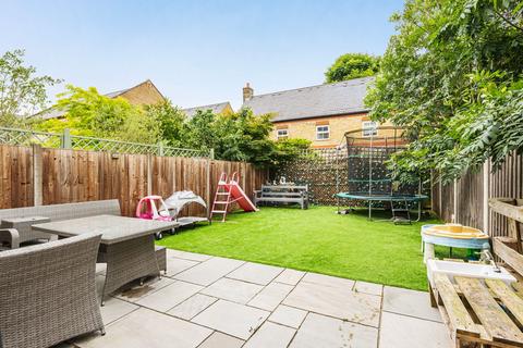 27 Coldstream Road, Caterham, CR3 5ZA