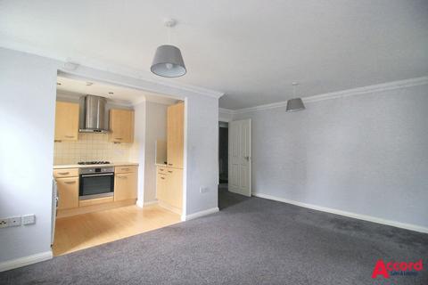 2 bedroom ground floor flat to rent, London Road, Romford, RM7