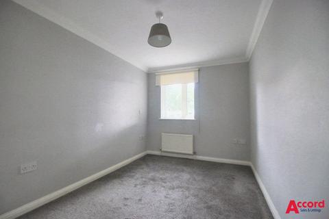 2 bedroom ground floor flat to rent, London Road, Romford, RM7