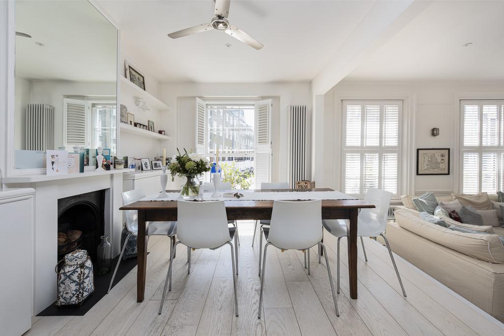 16 Sydney Mews Din