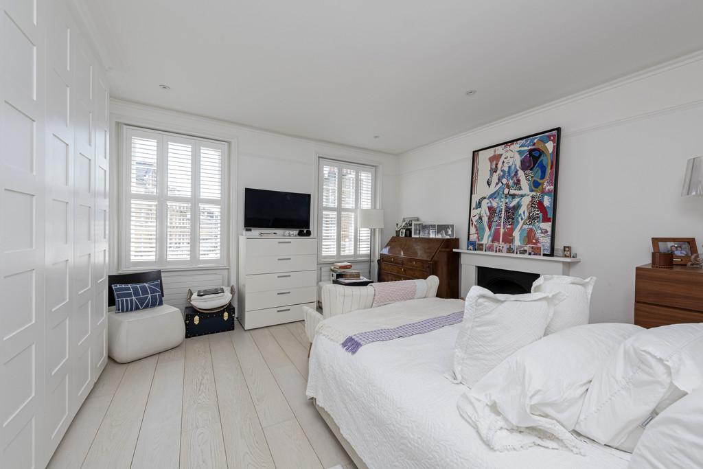 16 Sydney Mews Bed 2