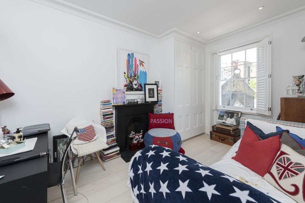 16 Sydney Mews Bed 1