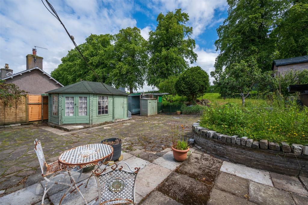 Courtyard &amp; Patio