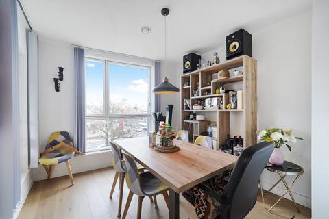 3 bedroom apartment to rent, Edgware Road, London