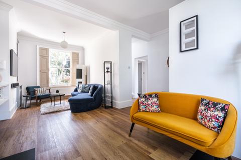 5 bedroom semi-detached house to rent, Ufton Road, London
