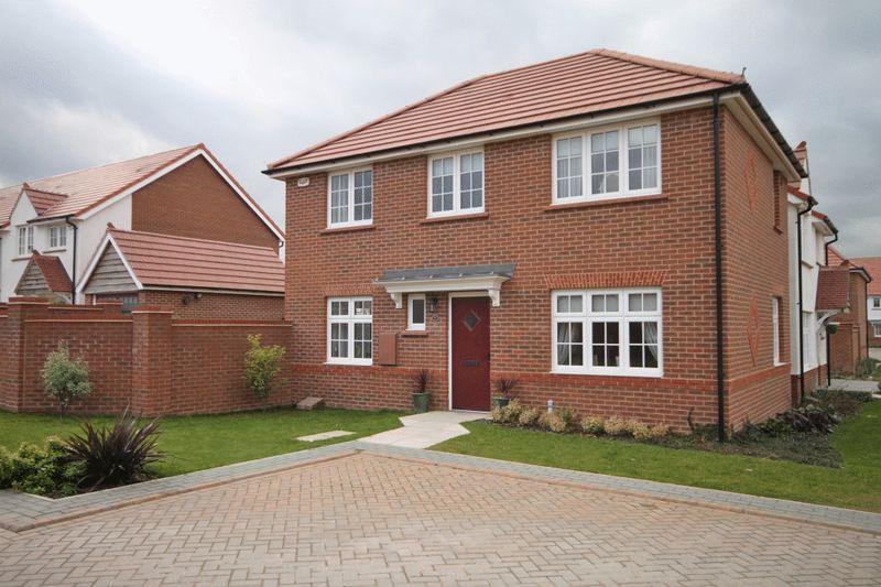 Esther Way, Scartho Top DN33 3 bed detached house to rent £900 pcm (£