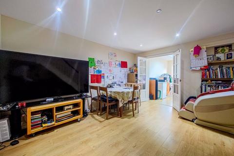 2 bedroom terraced house for sale, Birchdene Drive, Central Thamesmead