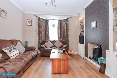 3 bedroom end of terrace house for sale, Grays Road, Taunton