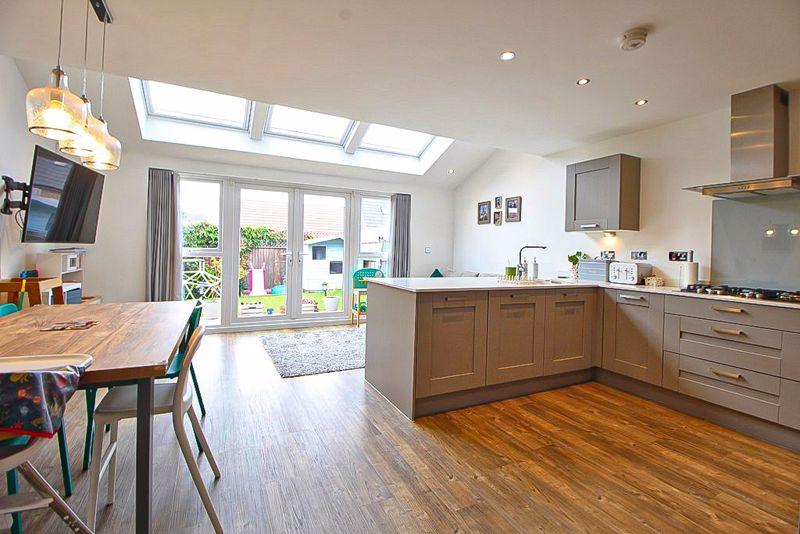 Dining kitchen