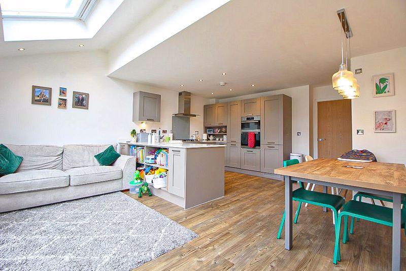 Dining kitchen