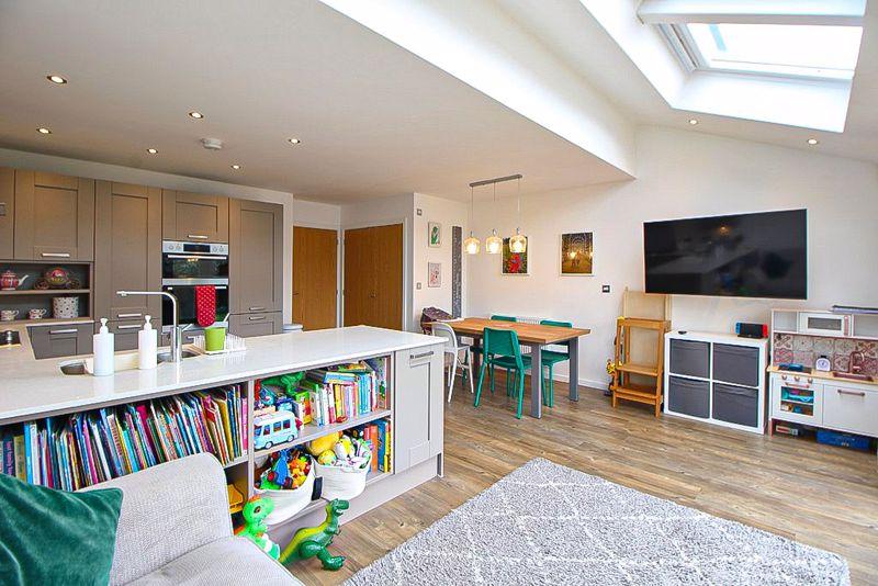 Dining kitchen