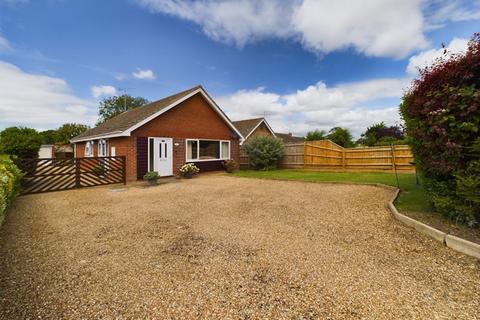 3 bedroom bungalow for sale, Church Close, Hepworth