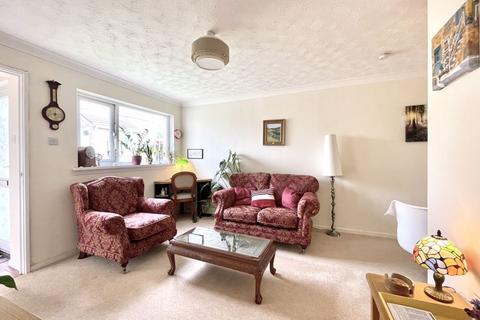 14 Deeble Close, Threemilestone, Truro, TR3 6TS