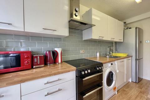 14 Deeble Close, Threemilestone, Truro, TR3 6TS