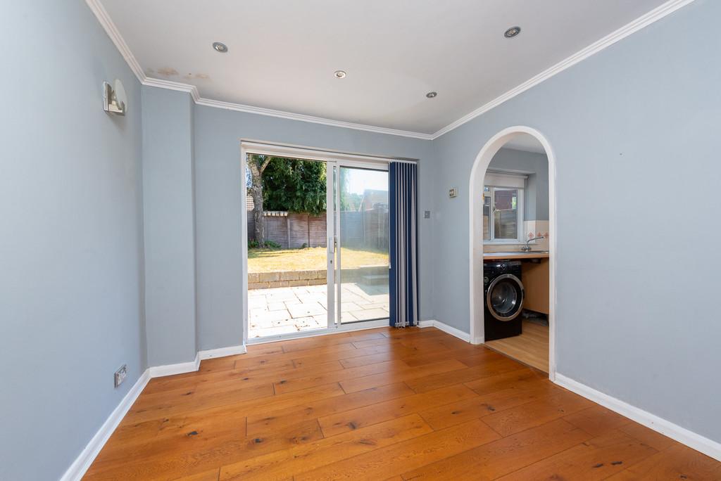 3 Allendale Close12