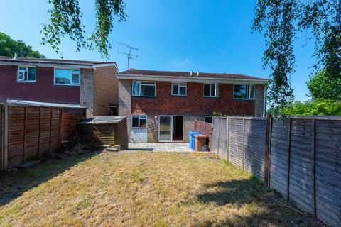 3 Allendale Close, Little Sandhurst, Sandhurst, GU47 8NJ