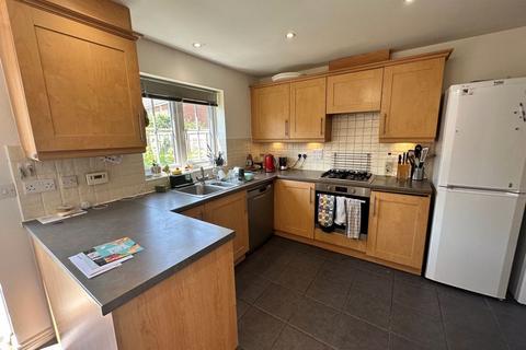 5 bedroom terraced house to rent, Baxendale Road, Chichester