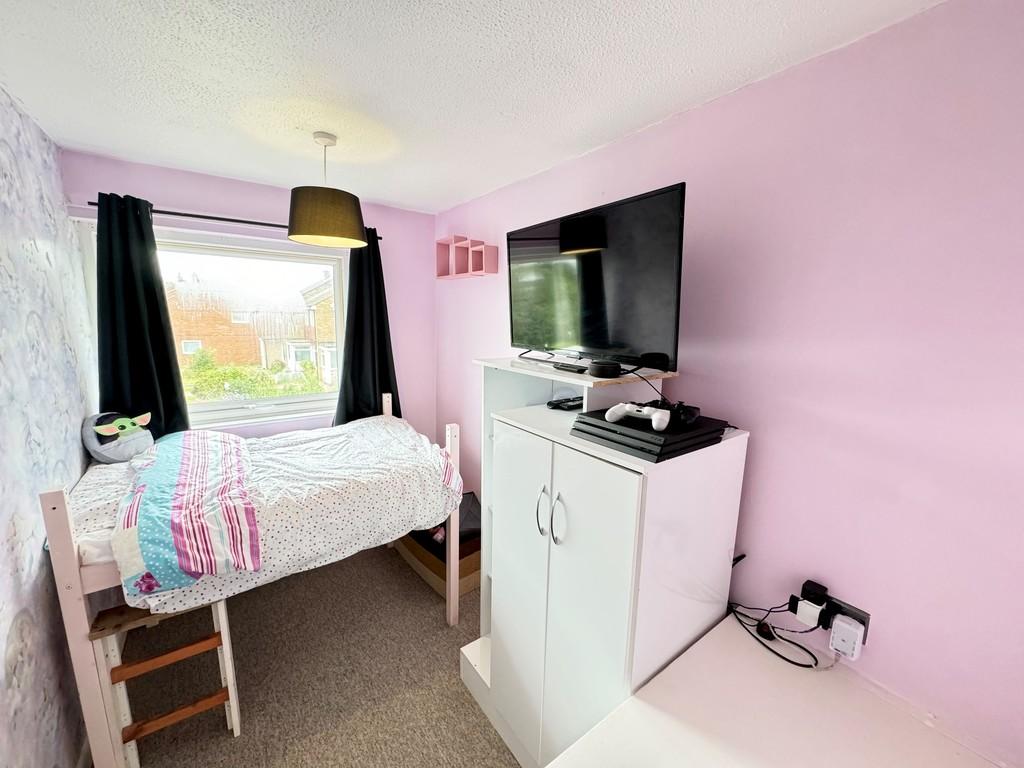 35 Fontwell Close Bedroom 3