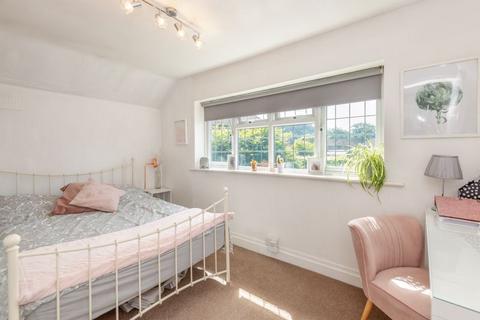 16 Blackheath Grove, Wonersh, Guildford, GU5 0PU